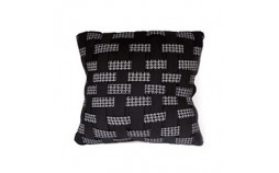 Coussin tressé noir Shweshwe