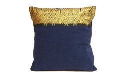 Coussin bleu en jean et tissu batik